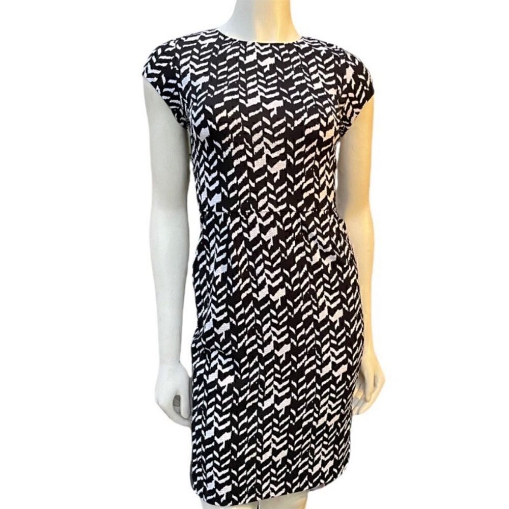 NWT Aqua Black & White printed Short Sleeved Dress S
